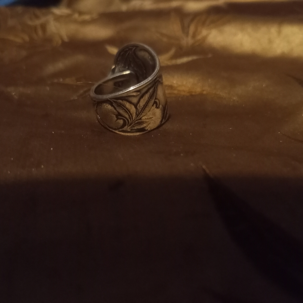 Beautiful handmade spoon ring - Picture 5 of 8